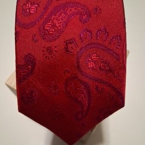 Classic Red Paisley Tie